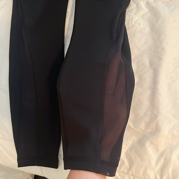 Lululemon leggings with mesh - Picture 4 of 7